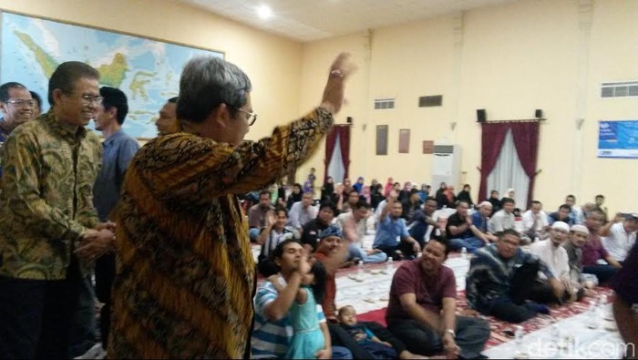 Buka Puasa Bersama di Jeddah, Aher Semangati Buruh Migran agar Kerja Keras