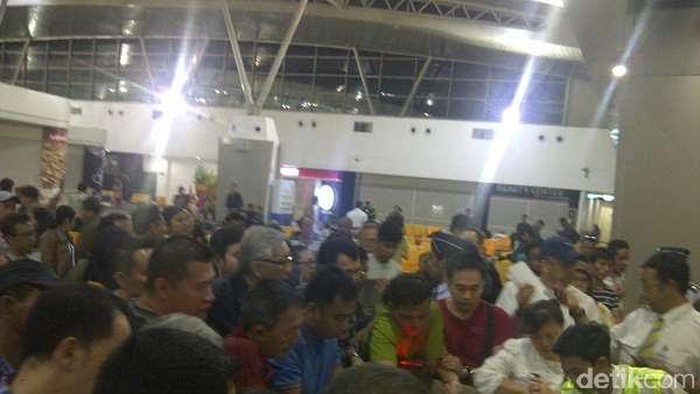 Kebakaran di Cengkareng Berdampak Sampai Bandara Juanda