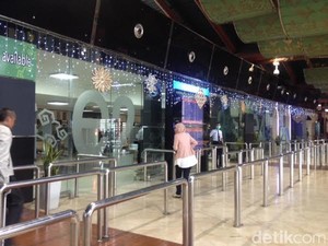 Terminal 2E Lengang, Penumpang Garuda Antre Tukar Jadwal Penerbangan