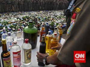 Razia SOTR, Polres Bekasi Temukan Ratusan Botol Miras