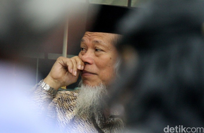 Wakil Ketua Baleg DPR-RI Firman Subagyo, Anggota Pansel Calon Komisioner KPK Yenti Garnasih dan Mantan Penasehat KPK, Abdullah Hehamahua menjadi pembicara dalam diskusi dengan tema 