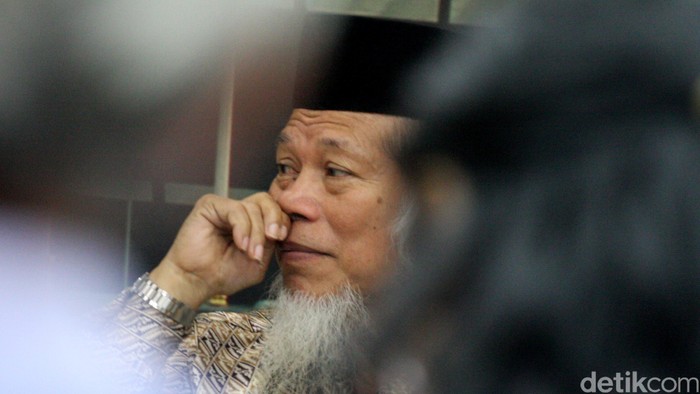 Wakil Ketua Baleg DPR-RI Firman Subagyo, Anggota Pansel Calon Komisioner KPK Yenti Garnasih dan Mantan Penasehat KPK, Abdullah Hehamahua menjadi pembicara dalam diskusi dengan tema 
