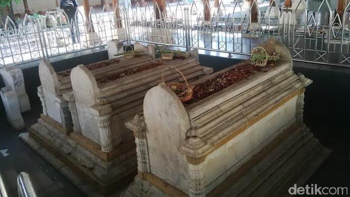Sunan Malik Ibrahim di Gresik, Jawa Timur
