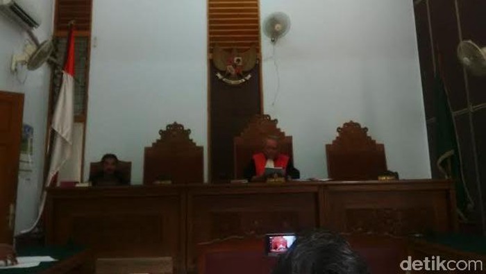 KPK Menang, Hakim PN Jaksel Tolak Praperadilan Eks Gubernur Papua