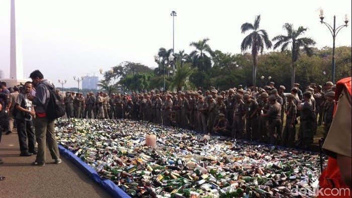 Wagub Djarot: Pedagang Miras yang Nekat Jualan Kita Serahkan ke Polisi