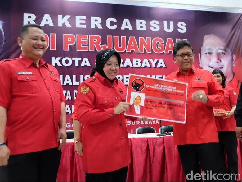 PDIP Ingin Pendaftaran ke KPU Surabaya Diberangkatkan Risma PDIP Ingin Pendaftaran ke KPU Surabaya Diberangkatkan Risma