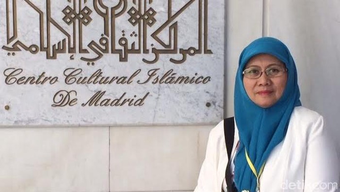 Kisah Perjuangan Ibu Elly yang Mendirikan Sekolah untuk Anak TKI di Saudi