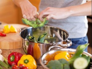 Agar Food Combining Terasa Manfaatnya, Perhatikan 5 Kebiasaan Ini Saat Makan