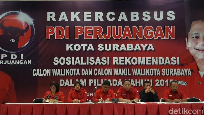 Sosialisasi Tiket Calon Wali Kota Surabaya, Risma Hadir Berbaju PDIP