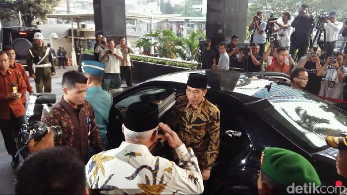 Hormat Ruki untuk Jokowi