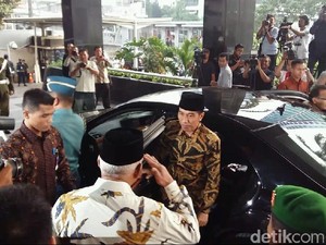 Hormat Ruki untuk Jokowi