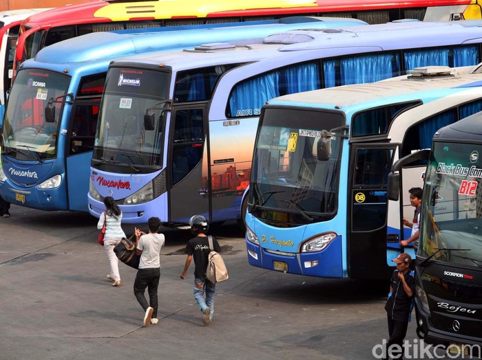 Mobil Ditabrak, Bus Lautan Wisata tidak Bertanggung Jawab
