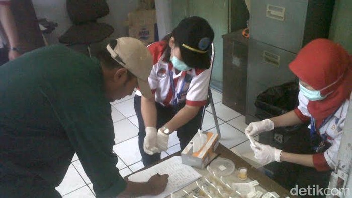 Jalani Tes Urine, 58 Sopir Bus di Cicaheum Negatif Narkoba