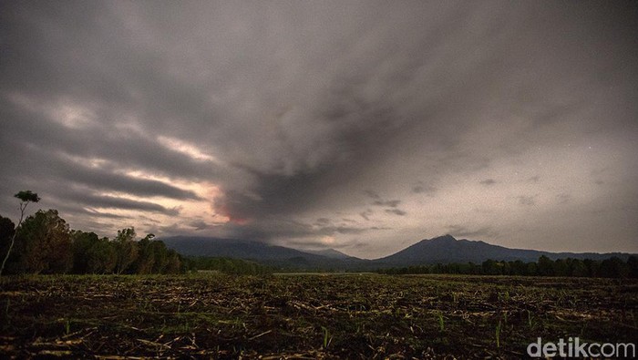 Kronologi Penutupan 5 Bandara Akibat Erupsi Gunung Raung