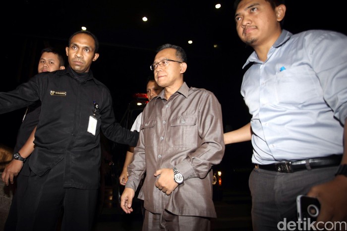 Jaksa Agung: Saya Minta KPK Ungkap Dalang Suap 3 Hakim dan Pengacara