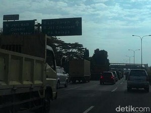 H-7 Lebaran, Pemudik Mulai Ramai di Jalur Cikampek
