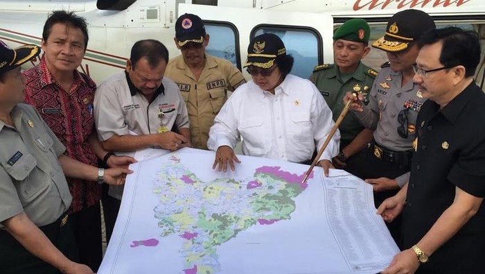 Menteri LH dan Kapolda Kalbar Tengok Titik Kebakaran Lahan di Kubu Raya