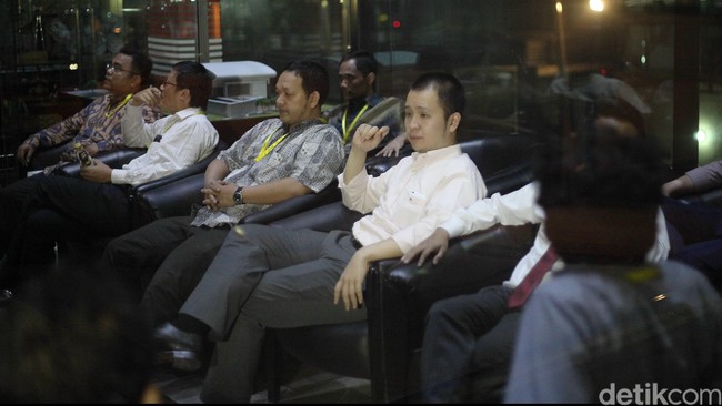 Saat Tersangka Gerry Bernyanyi, Ungkap Peran Kaligis dan Evy Susanti