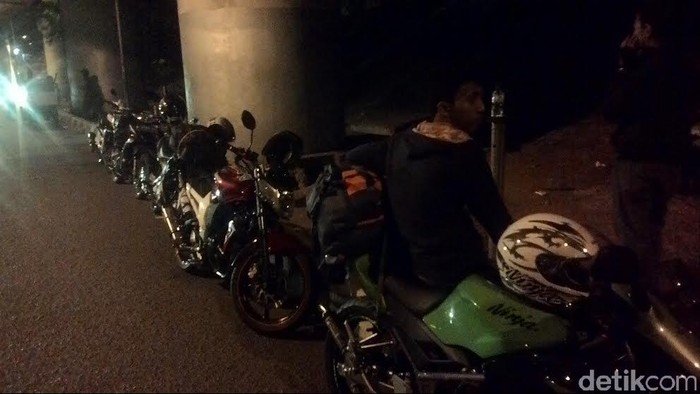 Pemudik Bermotor Mulai Padati Kalimalang