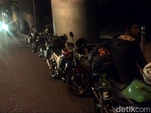 Pemudik Bermotor Mulai Padati Kalimalang