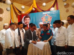 Di Restoran Rhoma Irama Deklarasi Partai Idaman, Islam Damai dan Aman