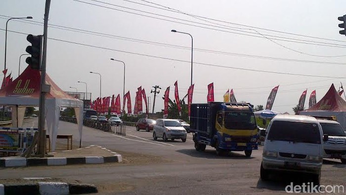 Puncak Arus Mudik Rabu, Penjaga Loket Tol Harus Lebih Cepat