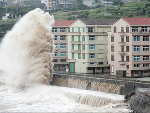 Topan Chan-hom Mendekat, China Evakuasi 865 Ribu Warganya
