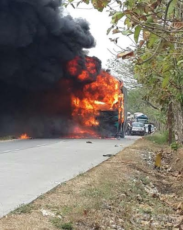 Balapan Motor, Pelajar Ini Terseret Bus dan Terbakar