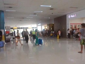 Bandara Ngurah Rai Ditutup, Penumpang ke Bali Menanti Kabar di Cengkareng