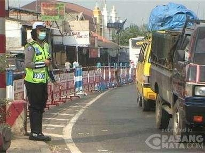 Masih Sepi Pemudik, Lalu Lintas di Simpang Jomin Lancar
