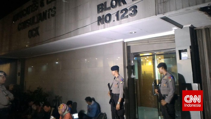 Selesai Geledah Kantor OC Kaligis, KPK Sita 2 Kardus Dokumen