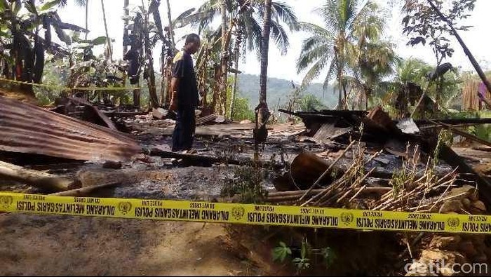 Curi Setandan Kelapa, Rumah Pelaku Dibakar Warga di Purbalingga