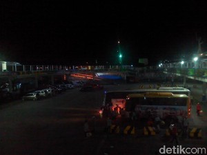 Rencana Kenaikan Tarif Penyeberangan Malam Hari di Merak Dibatalkan