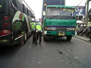 Polisi Bersihkan Jalur Mudik Bogor-Sukabumi dari Truk