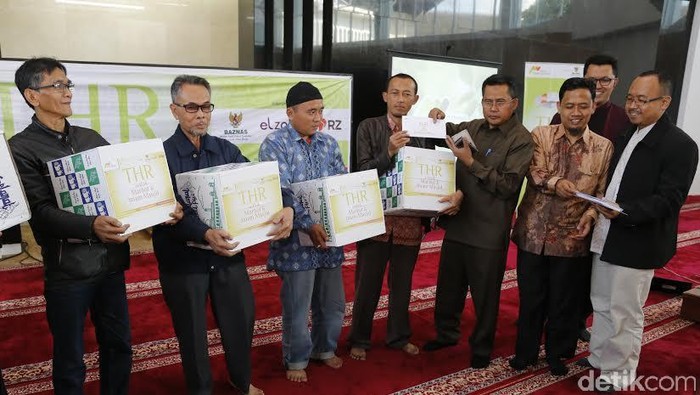 Ratusan Marbot Masjid di Jabar Terima THR