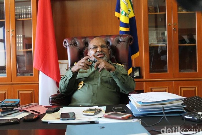 Ini Kata Gubernur Lukas Enembe Soal Penembakan Pekerja Jalan Trans Papua