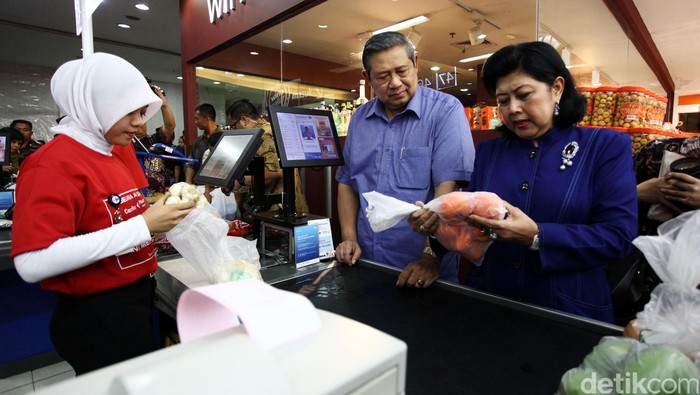 Sebelum wafat hari ini, Ani Yudhoyono dirawat di Singapura karena kanker darah (Foto: Grandyos Zafna) Sebelum wafat hari ini, Ani Yudhoyono dirawat di Singapura karena kanker darah (Foto: Grandyos Zafna)