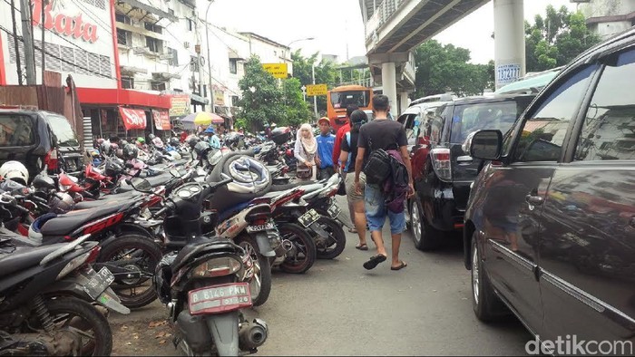 Semrawutnya Kawasan Jatinegara, Entah Kapan Bisa Tertib