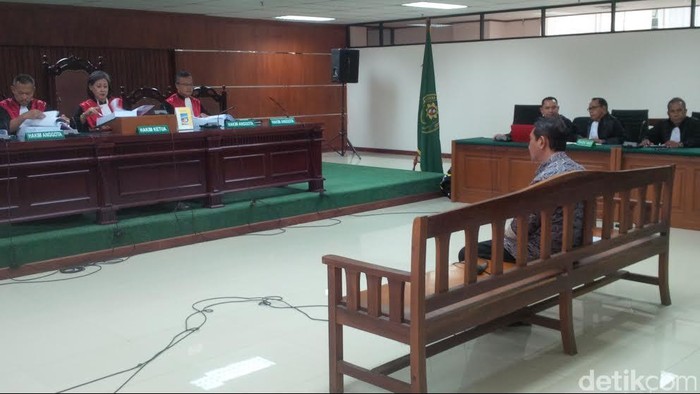 Eks Kadishub DKI Udar Pristono Dituntut 19 Tahun Penjara, Denda Rp 1 Miliar