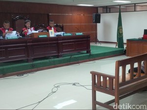 Eks Kadishub DKI Udar Pristono Dituntut 19 Tahun Penjara, Denda Rp 1 Miliar