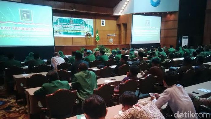 Sekjen-sekjen KIH Hadiri Rapimnas PPP Kubu Romi, Hanura Absen
