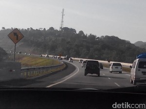 Bak Fast and Furious, Begini Aksi Polisi Kejar Perampas Truk di Cipali