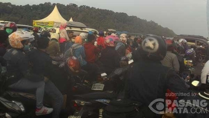 Pemudik Motor Mulai Padati Dermaga 4 Pelabuhan Merak