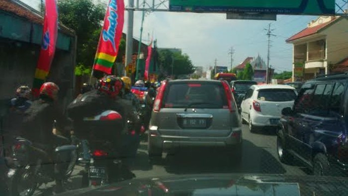 Ramai Pemudik Bermotor, Brebes Arah ke Tegal Macet