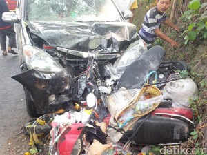 Pemudik Xenia Mengantuk Tabrak Tiga Motor di Banyumas, 1 Orang Tewas