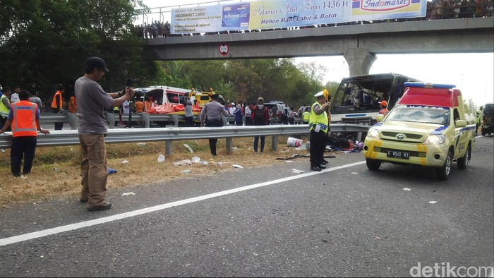 Kecelakaan Maut di Tol Palikanci, Begini Ringseknya Bus Rukun Sayur