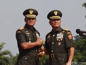 Saat Panglima TNI Ucapkan Selamat Bertugas di Tempat Baru Untuk Moeldoko