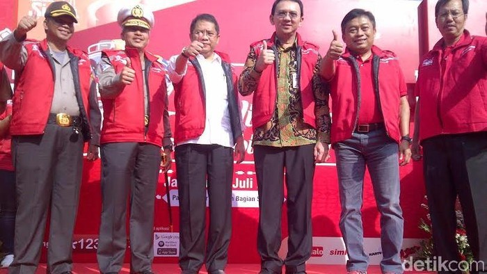 Ahok dan Menteri Rudiantara Lepas 50 Bus Mudik Telkomsel