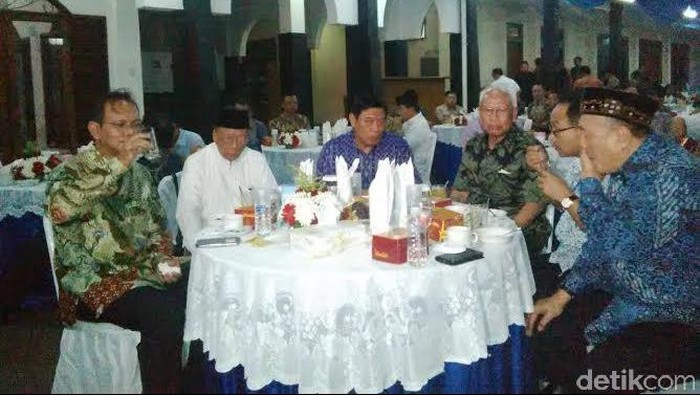 Buka Puasa Bersama, Bagir Manan dan Menteri Tedjo Bahas Kebebasan Pers