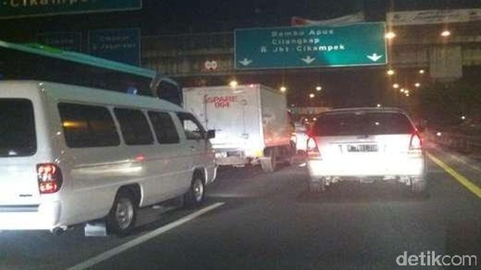 Tol JORR Arah Cikampek Macet dari Jatiasih Hingga Cikarang
